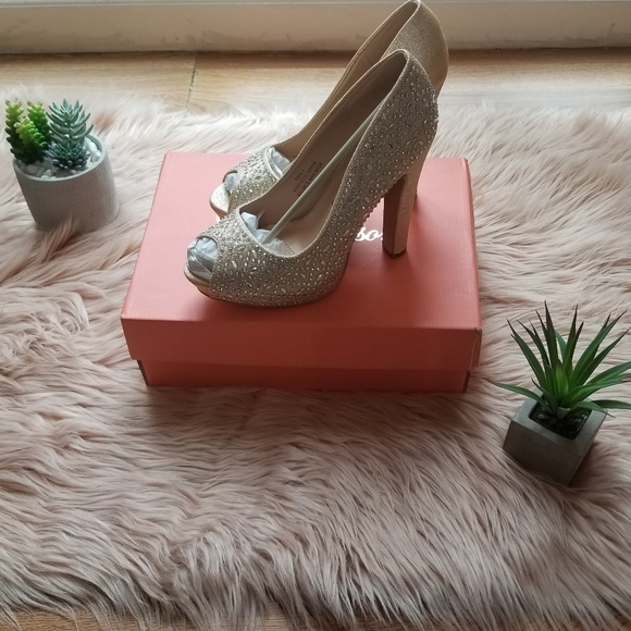 💕De Blossom Collection Gold Sparkly Pumps Size 8 - Picture 3 of 8